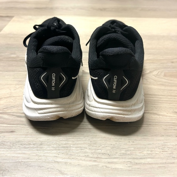Hoka One One Shoes Women Sz 8.5 Clifton 10 Black White Athletic Running Sneakers - Picture 3 of 12